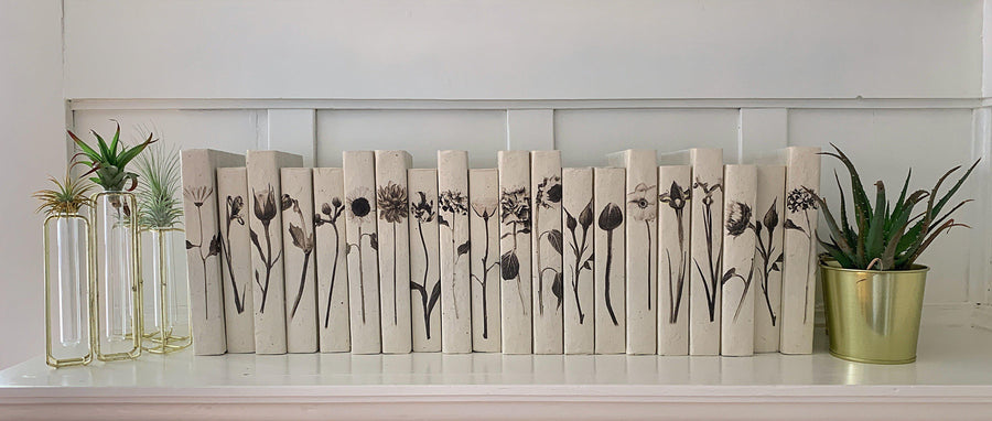Delicate Flowers decorative book set